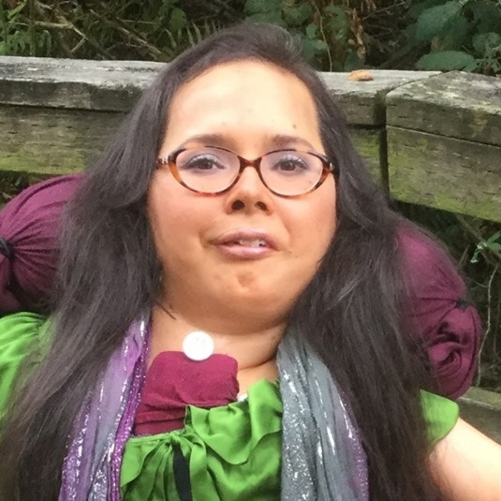 Meet your Posher, Lilyán